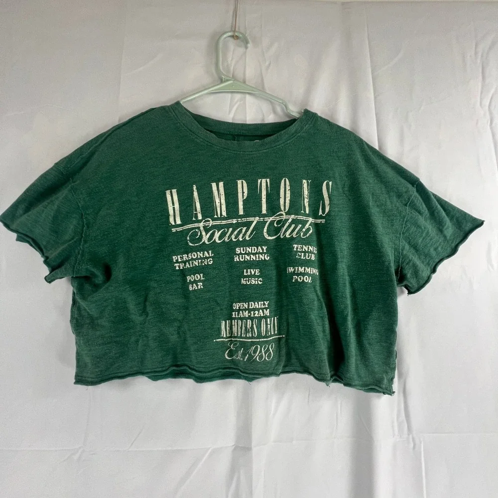 Social Culture Hamptons Social Club Green Cropped Graphic T-Shirt Medium - Picture 1 of 6